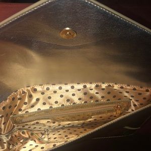 NEW Metallic Clutch 💎